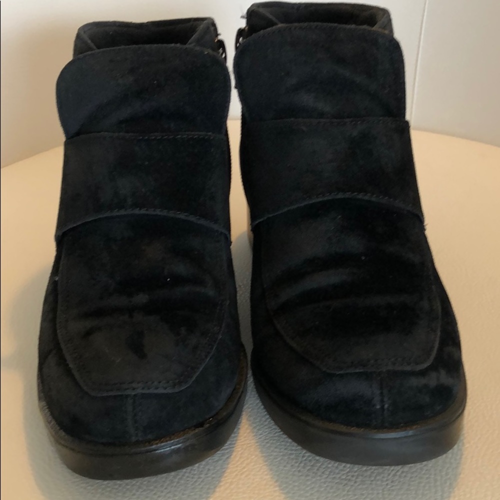 Hush Puppies women suede waterproof ankle bootie